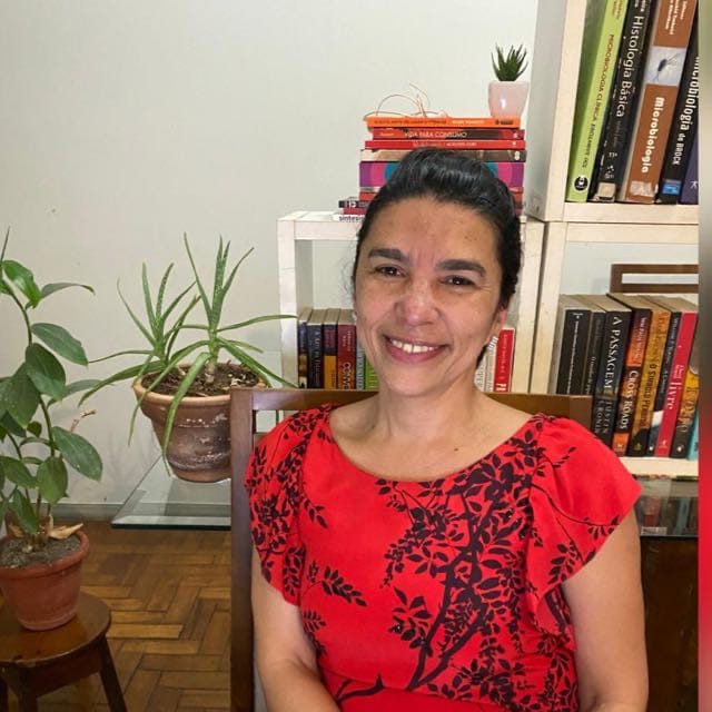 Elisângela Oliveira de Freitas